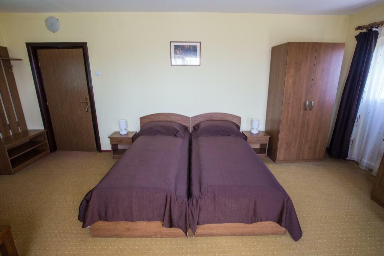 De închiriat Hătuica Appartement *